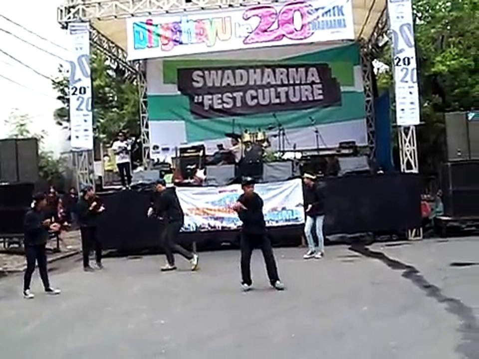 Reverbnation of shuffle (Team B) @ STMIK Swadharma
