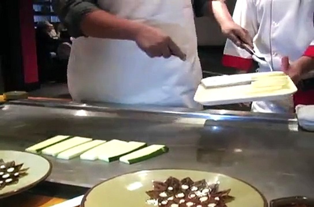 CHEF MANATTI @ BENIHANA ( MUSIC - JARED ORTIZ@R...
