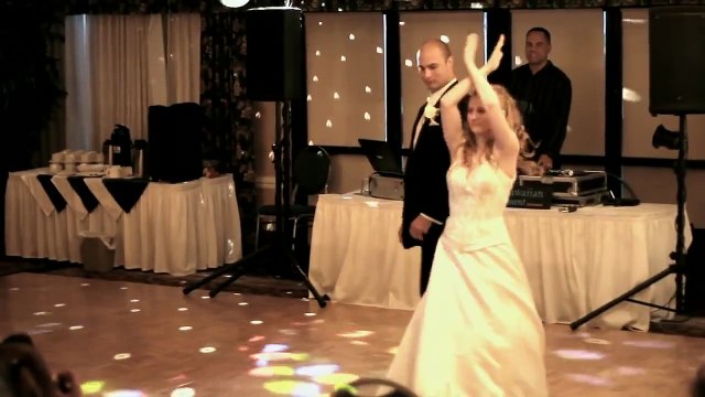 Best Surprise First Dance Ever - Janet and Matt's First Dance - Funny Wedding Dance