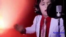 موهبة طفل صيني يغني أغنية 