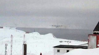 Aterrizaje en Antartica del Hercules DC130