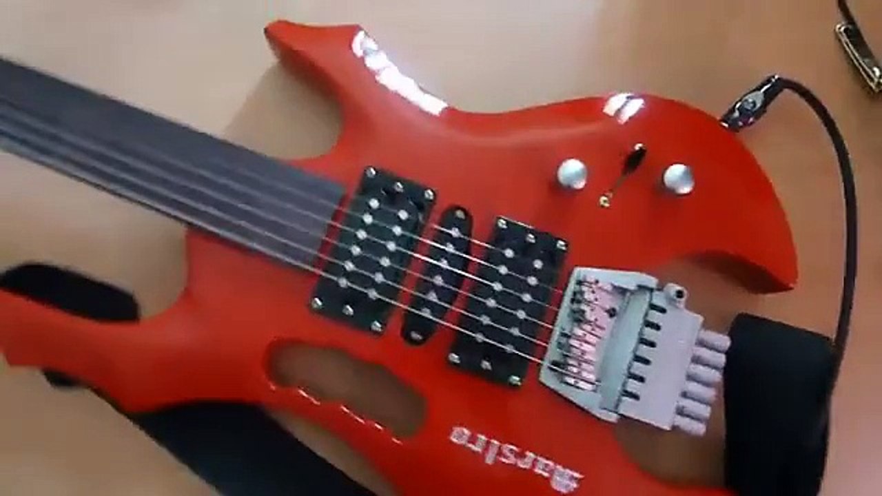 Headless & fretless Guitar Review