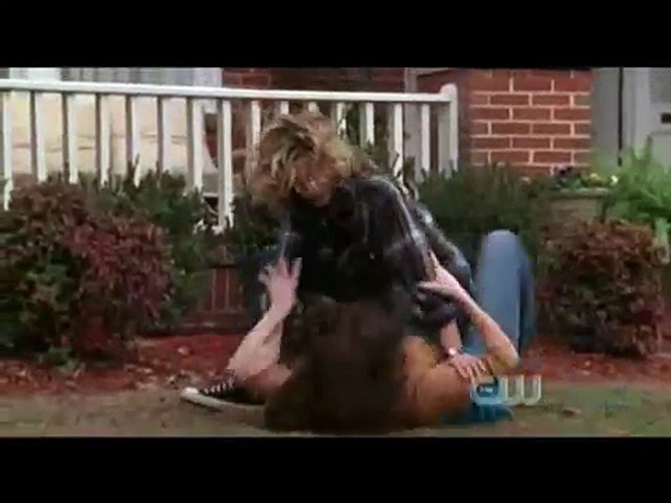 One Tree Hill - Brooke and Peyton's Catfight (Episode 4.15)