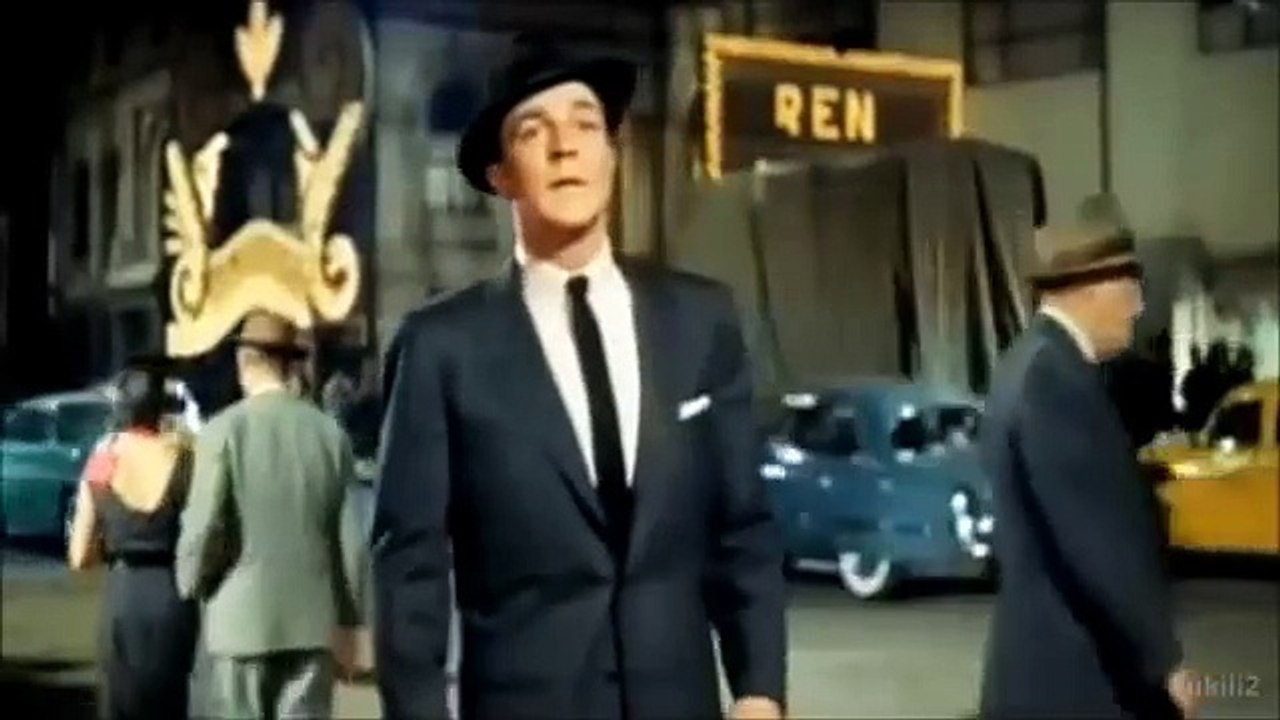 Gene Kelly - Roller Skates‬