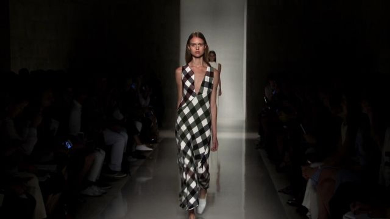 Vogue Fashion Week - Victoria Beckham Spring 20...