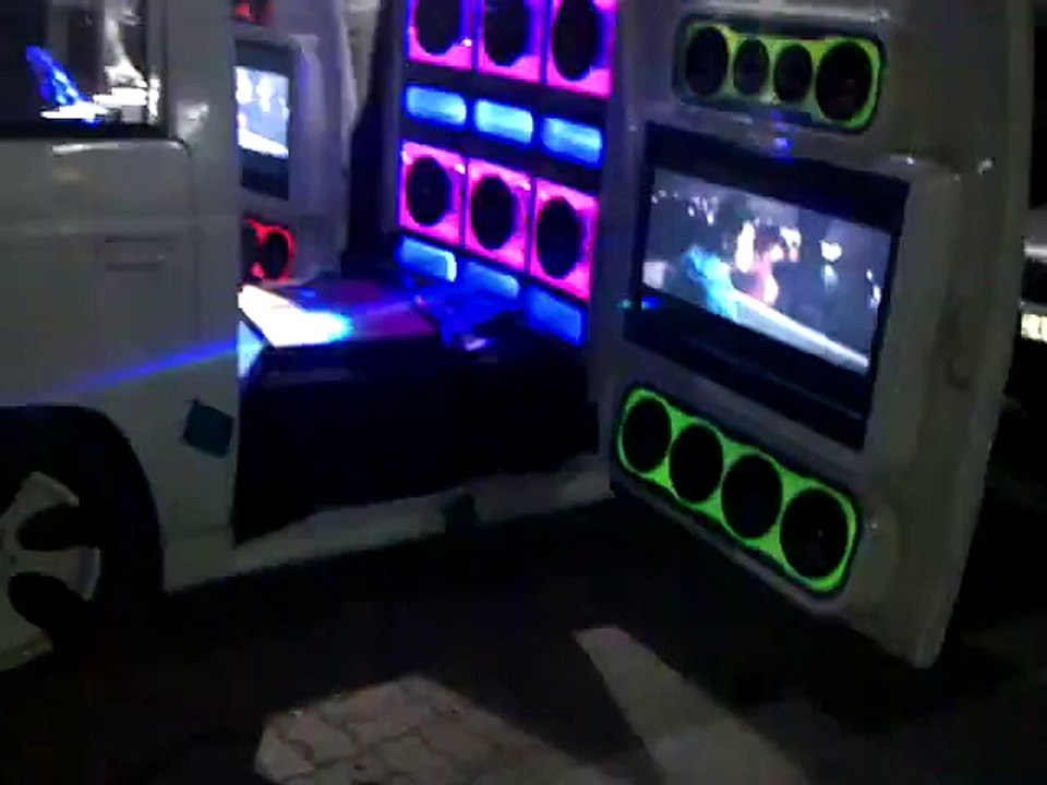 Dancing Car