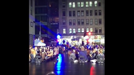 Justin Bieber rehearsing for the Today show at the plaza in New York - September 10, 2015