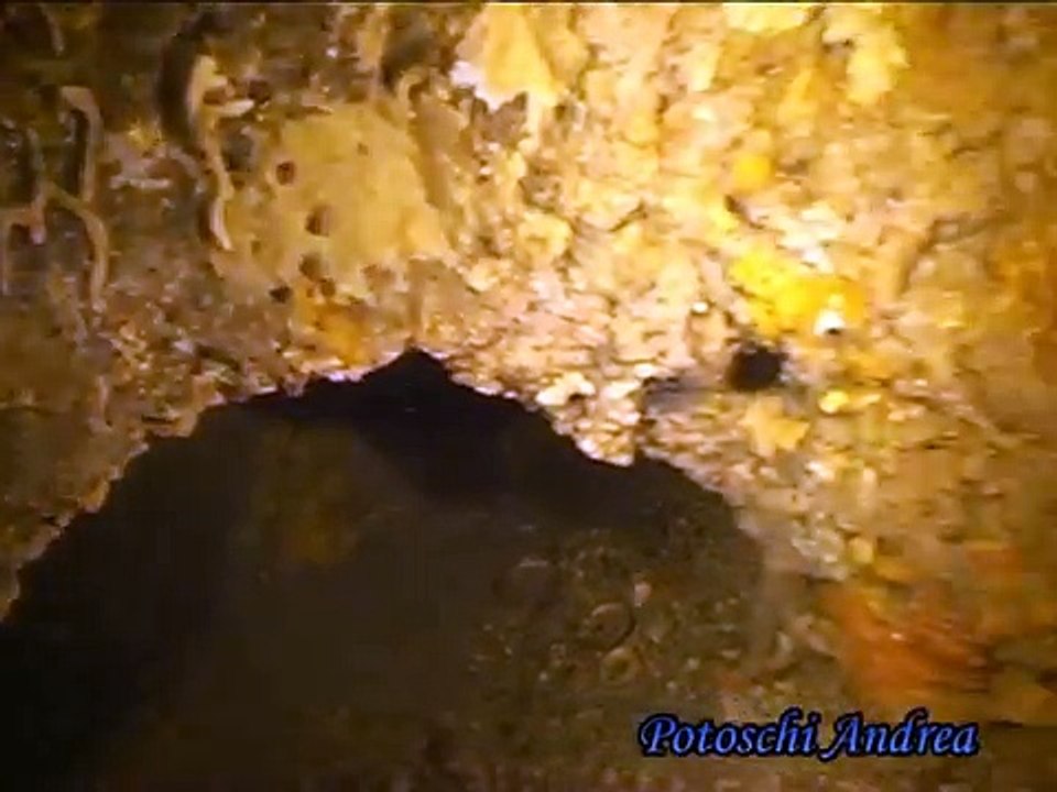 La Secca di Tindari  e la sua grotta: di Potoschi Andrea