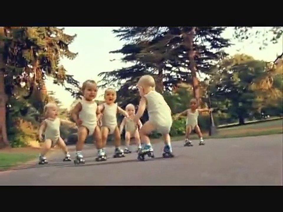 bebes bailando hip hop (cancion House Of pain  Jump Around Music)