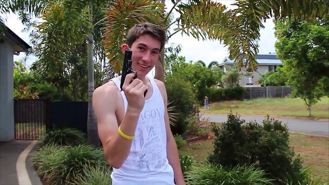 Flo Rida Let It Roll Music Video Extras