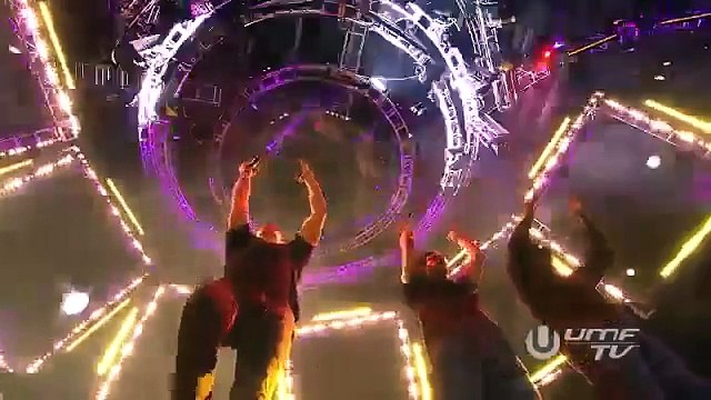Skrillex and Diplo - Where Are Ü Now (feat.Justin Bieber) LIVE @ ULTRA MUSIC FESTIVAL 2015