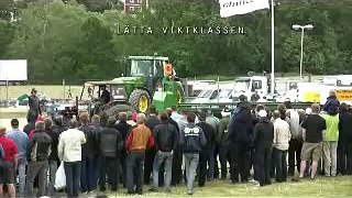 Tractor pulling Ford 5000