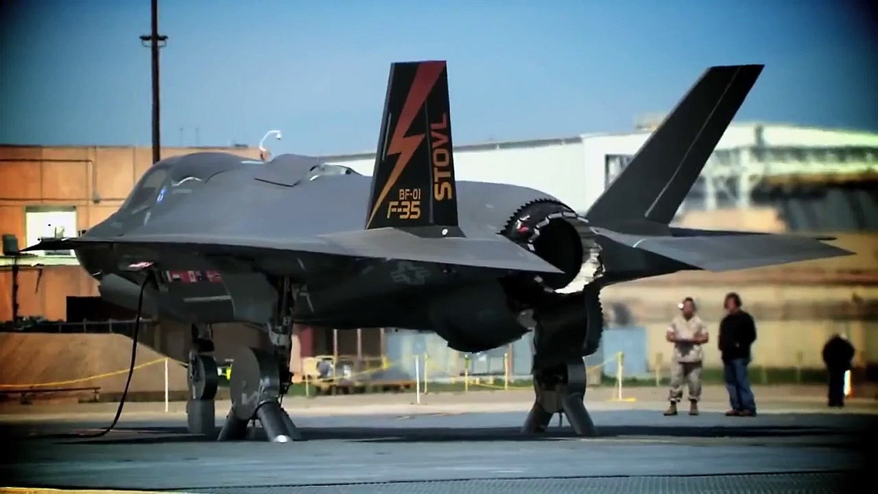 F-35 Fighter Hovering like a Helicopter