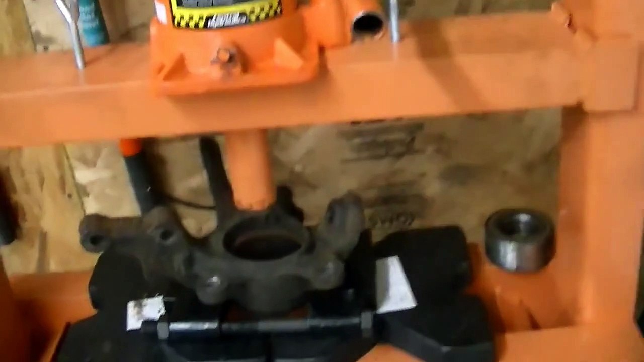 B15 Nissan Sentra SE R Spec V Front Wheel Bearing Replacement