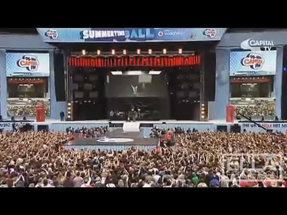 Labrinth ft. Ella Henderson - "Beneath Your Beautiful" Capital FM Summertime Ball (9th June)