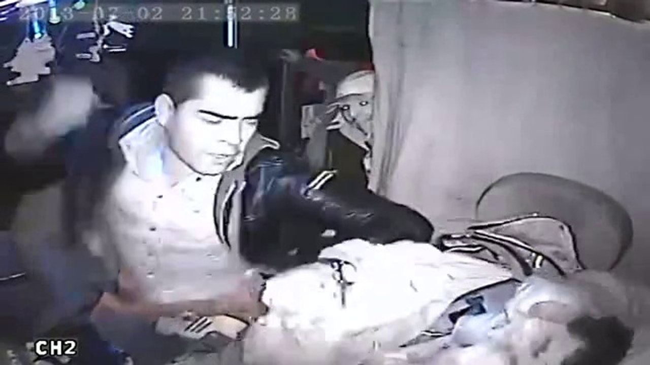 Trató de asaltar a chófer y terminó golpeado!