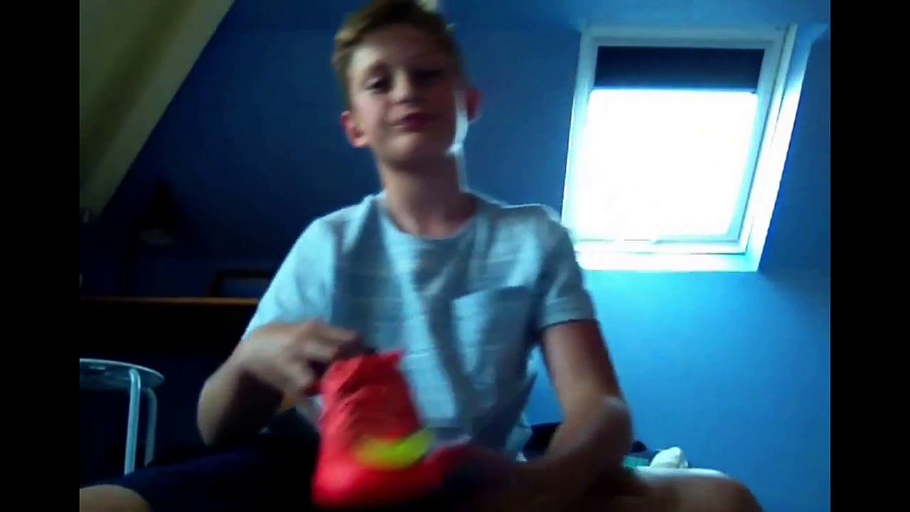 First Vid! Nike hypervenom  Nike vapor x Adidas Nitrocharge review!