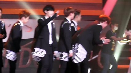 150115 EXO Golden Music Awards Disk Bonsang (Sehun, Tao focus)