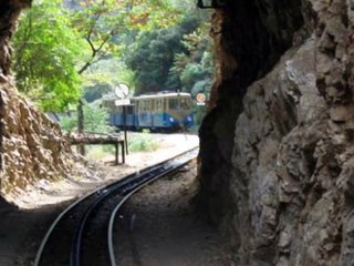 ΟΔΟΝΤΩΤΟΣ ΚΑΛΑΒΡΥΤΑ   ταξίδι των αισθήσεων