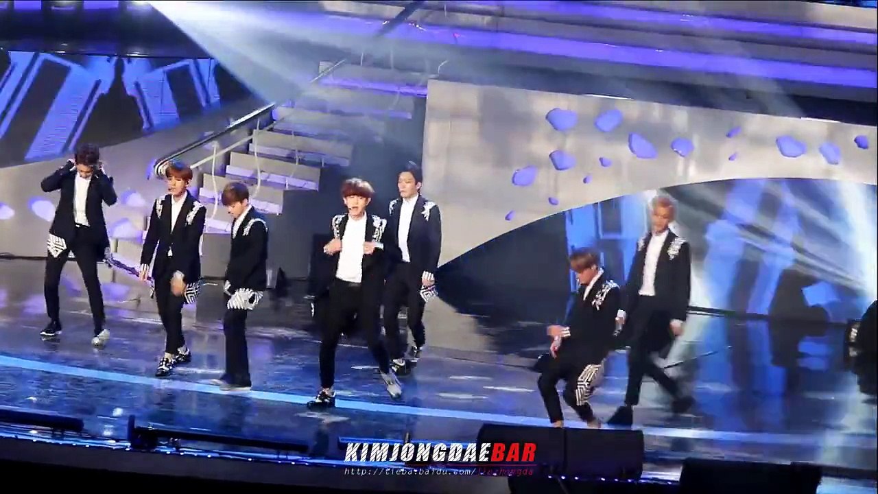 150115 Golden Disk Awards in Beijing Let out the beast (CHEN focus)