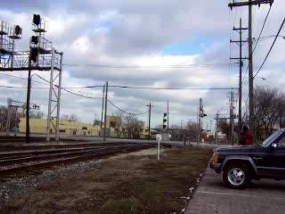 CSX light power move at Dolton
