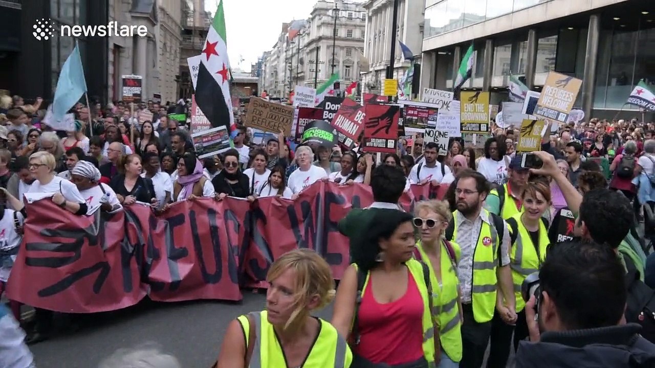 Thousands turn out for Refugees Welcome Here rally
