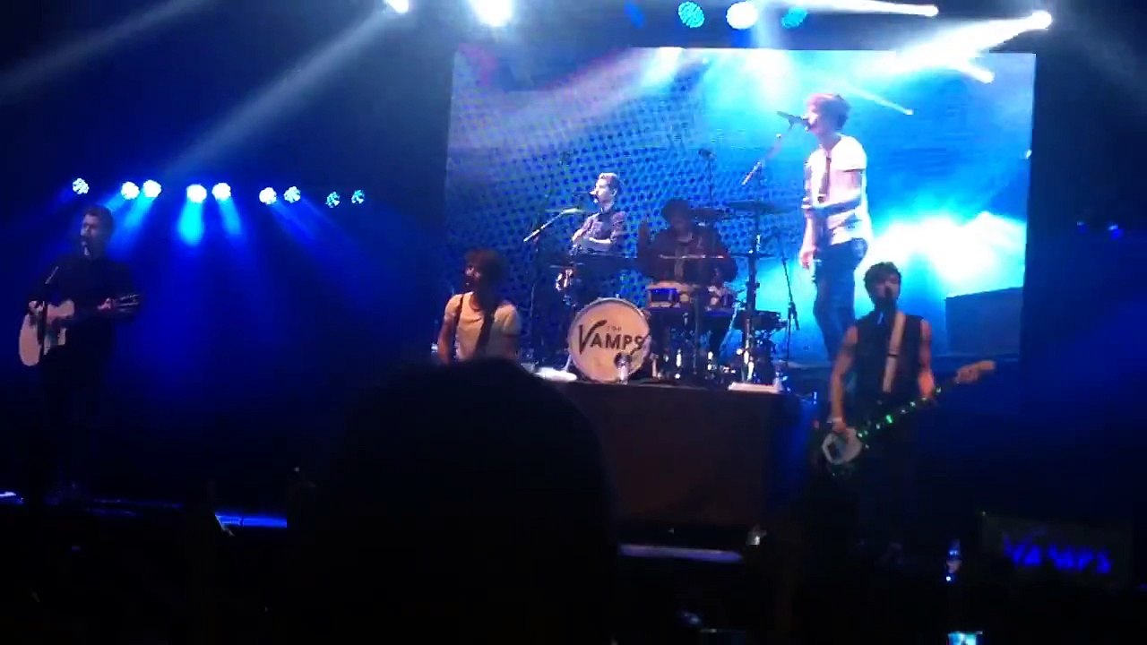 The Vamps - Somebody To You (@ Boomerang Hickstead)