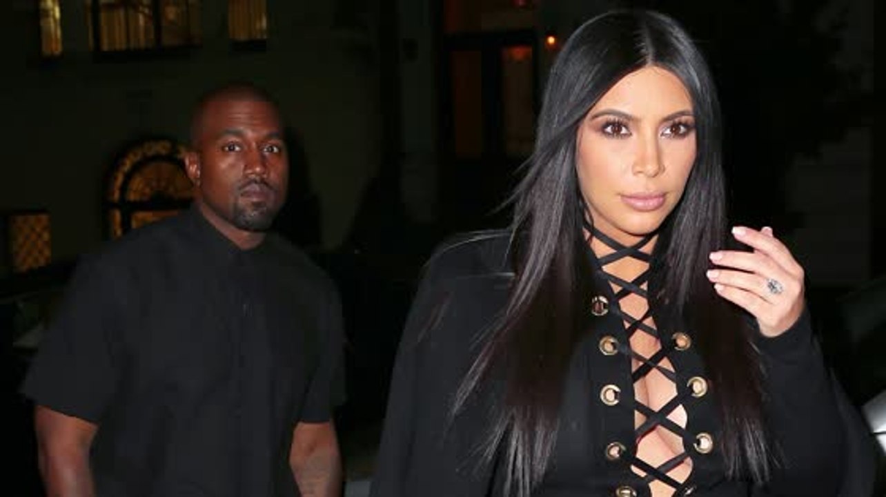 Kim Kardashian schämt sich für manche Looks, die sie während ihrer ersten Schwangerschaft getragen hat