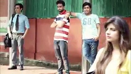 What Happened When Two Boys Misbehaved With A Girl on Road, Must Watch - Video VideoWorld.pk