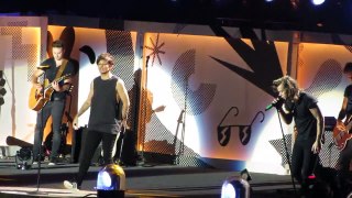 18One Direction Larry Focused CHICAGO