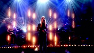 London Grammar perform Strong live on the Graham Norton Show