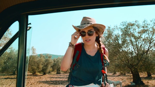 GENİŞ AİLE YAPIŞTIR - Fragman