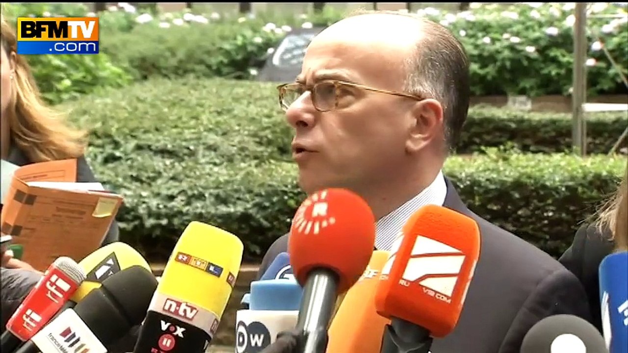 Réfugiés: Cazeneuve juge "indispensable que tous les pays participent au processus de relocalisation"