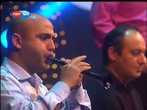 Sebahat Akkiraz & Sevcan Orhan - Halaylar (Davul Zurna Halay)