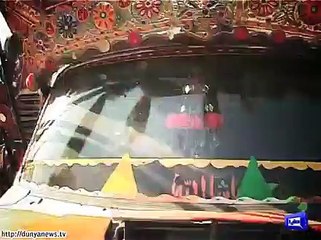 Expert woman drives loaded truck (PAKISTANI WOMEN)