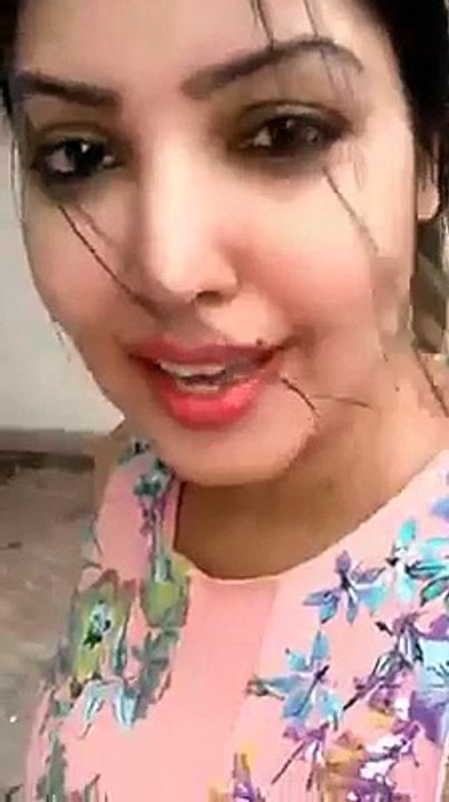 Komal Jhaaaaaaaa