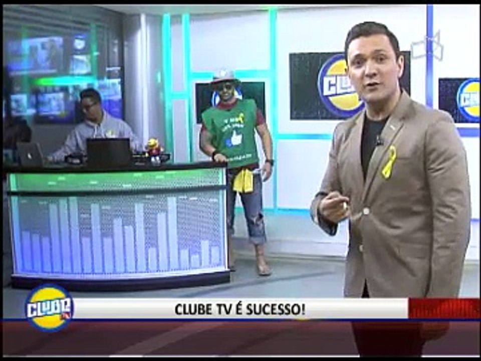 LIXO VIRA ARTE E MÚSICA COM PATUBATÊ