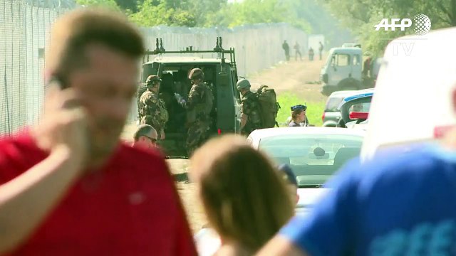 Les derniers migrants passent la frontière Serbo-hongroise