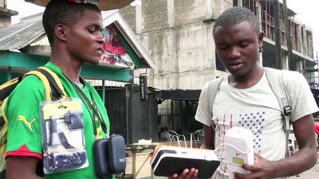 Solar lamps light way despite Cameroon blackouts