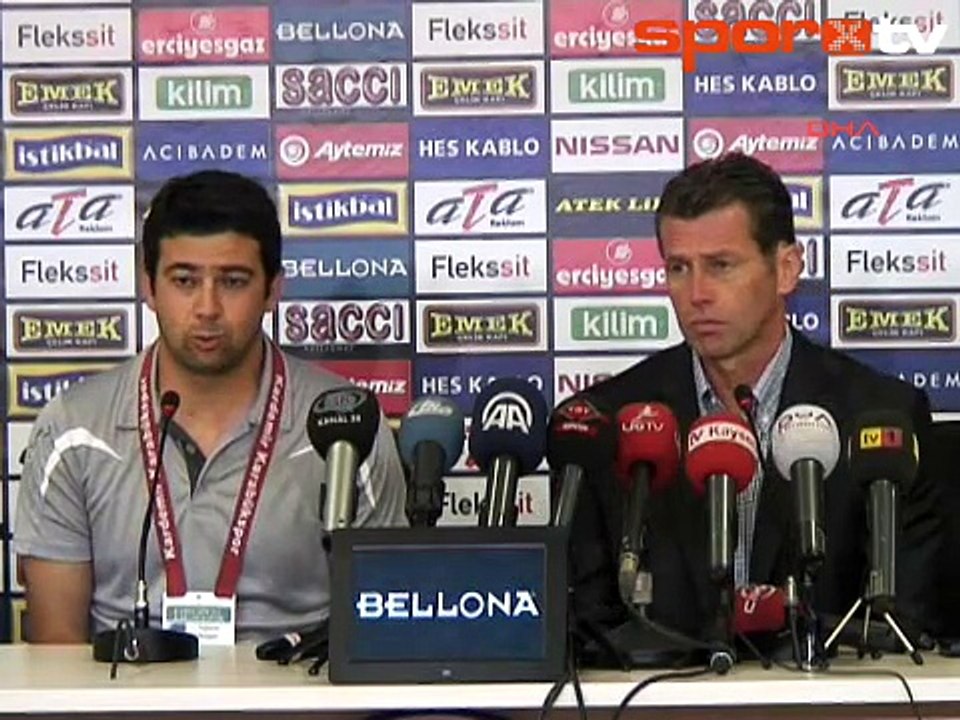 Skibbe önce üzüldü, sonra eleştirdi!