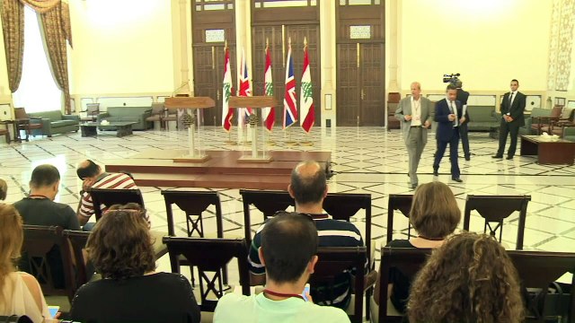 Cameron au Liban pour aider les réfugiés syriens à y rester