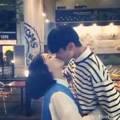 Lùn quá hôn không tới nhìn toi ghê