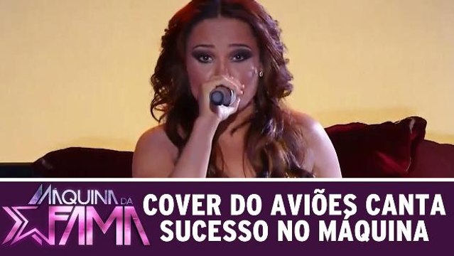 Nanda dá show como Solange do Aviões do Forró