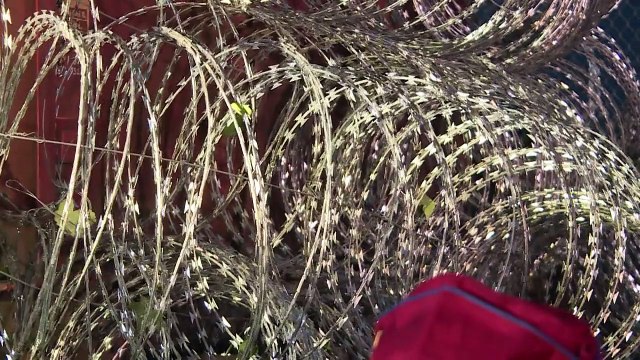 La Hongrie ferme sa frontière avec la Serbie