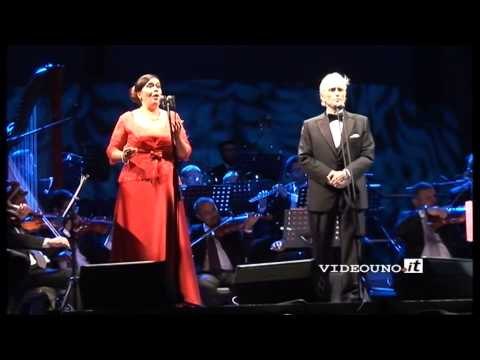 Il tenore José Carreras e la soprano Antonella Rondinone in Ave Maria