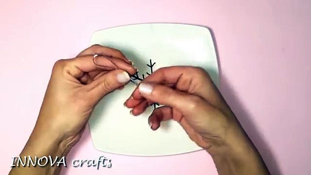 DIY Christmas crafts: CHRISTMAS ORNAMENTS Snowflake - Innova Crafts
