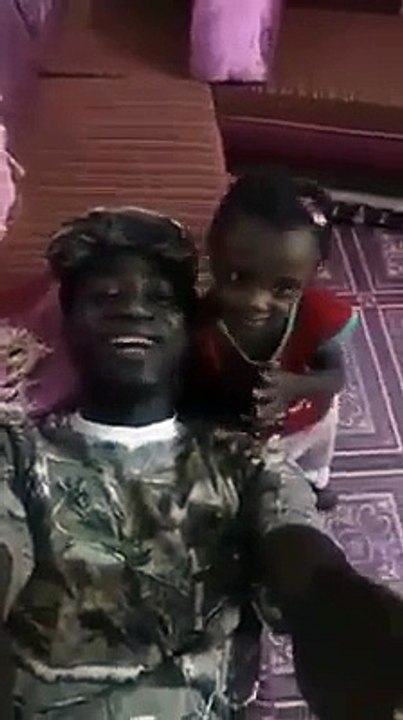 سوداني يغني أغنية ‫#‏نانسي_عجرم‬ ‫#‏يا_بنات‬