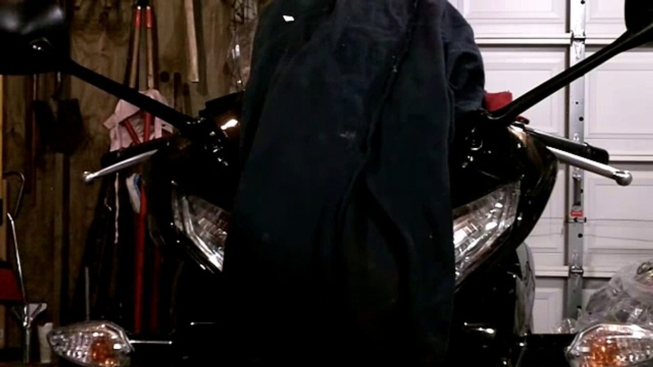 Comparison between JDM ASTAR 5730SMD T10 Wedge Amber and Stock Amber