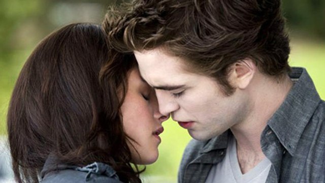 Kristen Stewart Says Her Breakup With Robert Pattinson Is Still ‘F***ing Killing’ Her