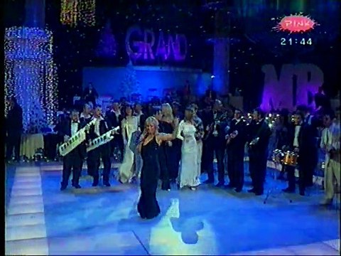 Elma Sinanovic - Hajde pucaj (novogodisnja Grand parada 2005)